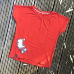 T-Shirt rot mit Applikation